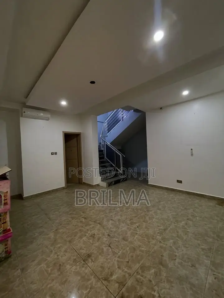 4bdrm Duplex in Jahi for sale in Jahi