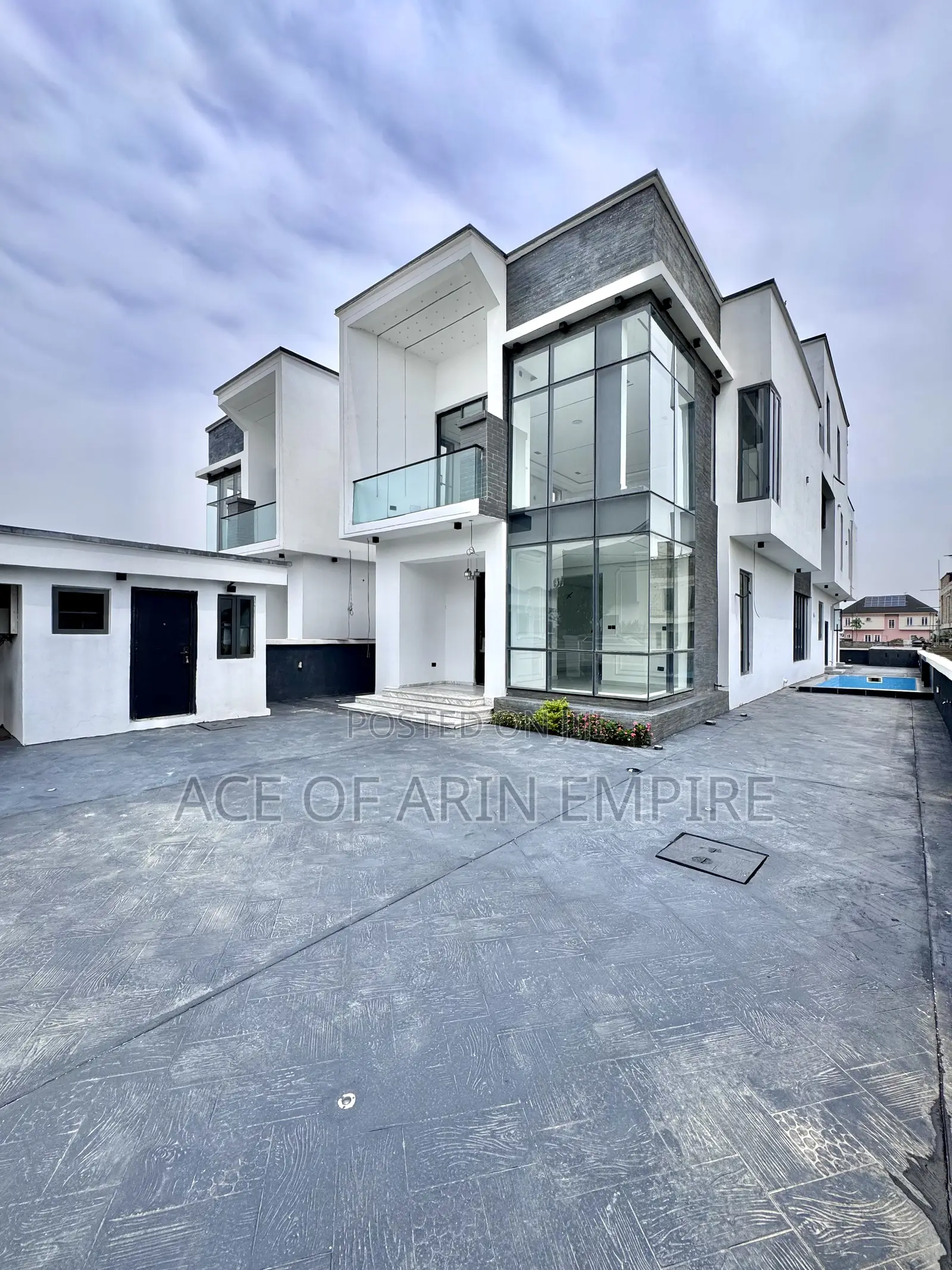 5bdrm Duplex in Royal Garden Estate, Ajah for sale in Ajah