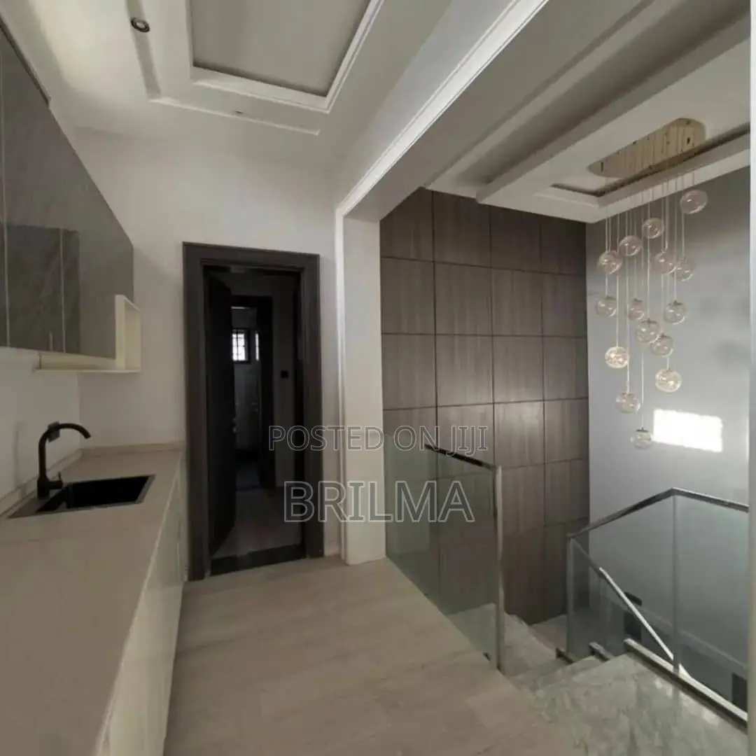 4bdrm Duplex in Lugbe District for sale in Lugbe District