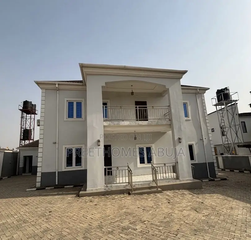 5bdrm Duplex in Naf Valley Estate for sale in Asokoro