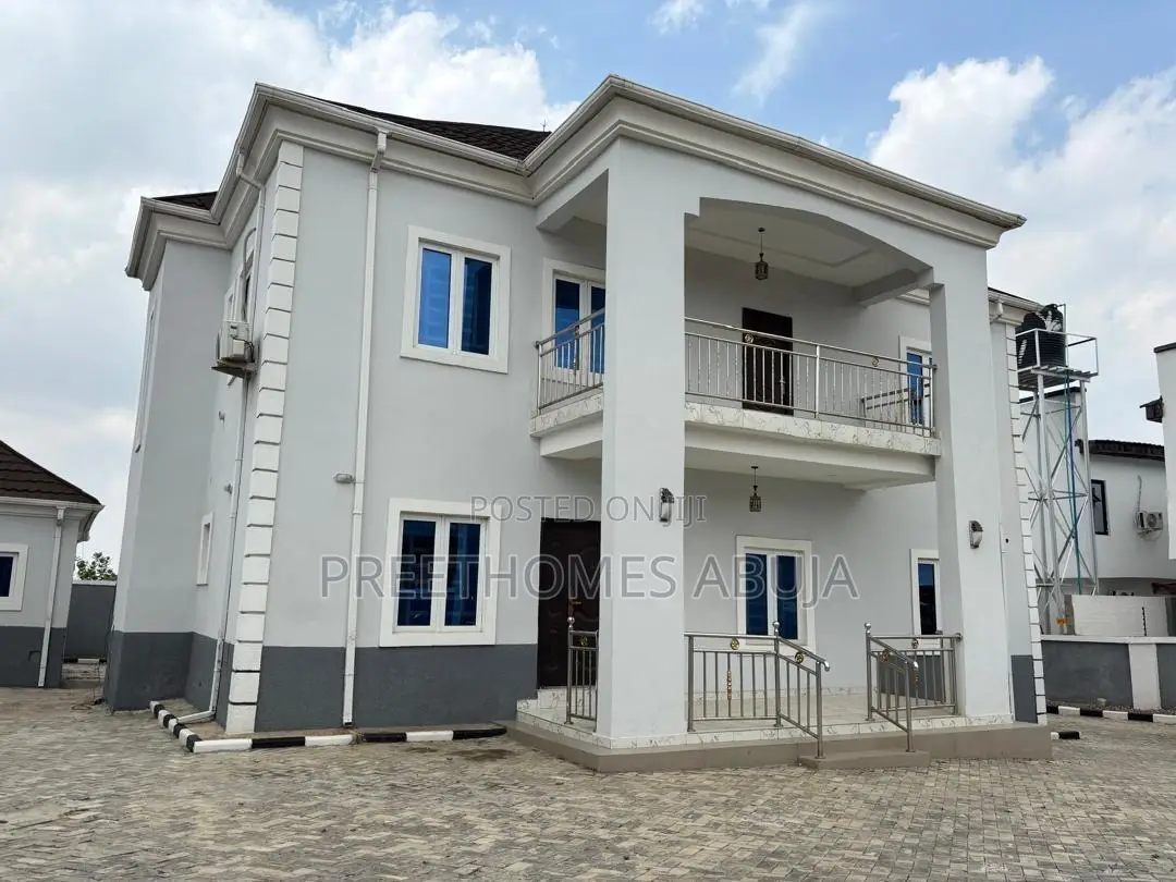 5bdrm Duplex in Naf Valley Estate for sale in Asokoro