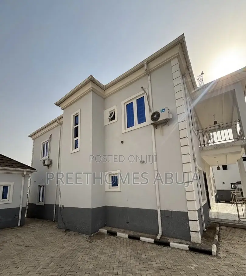 5bdrm Duplex in Naf Valley Estate for sale in Asokoro