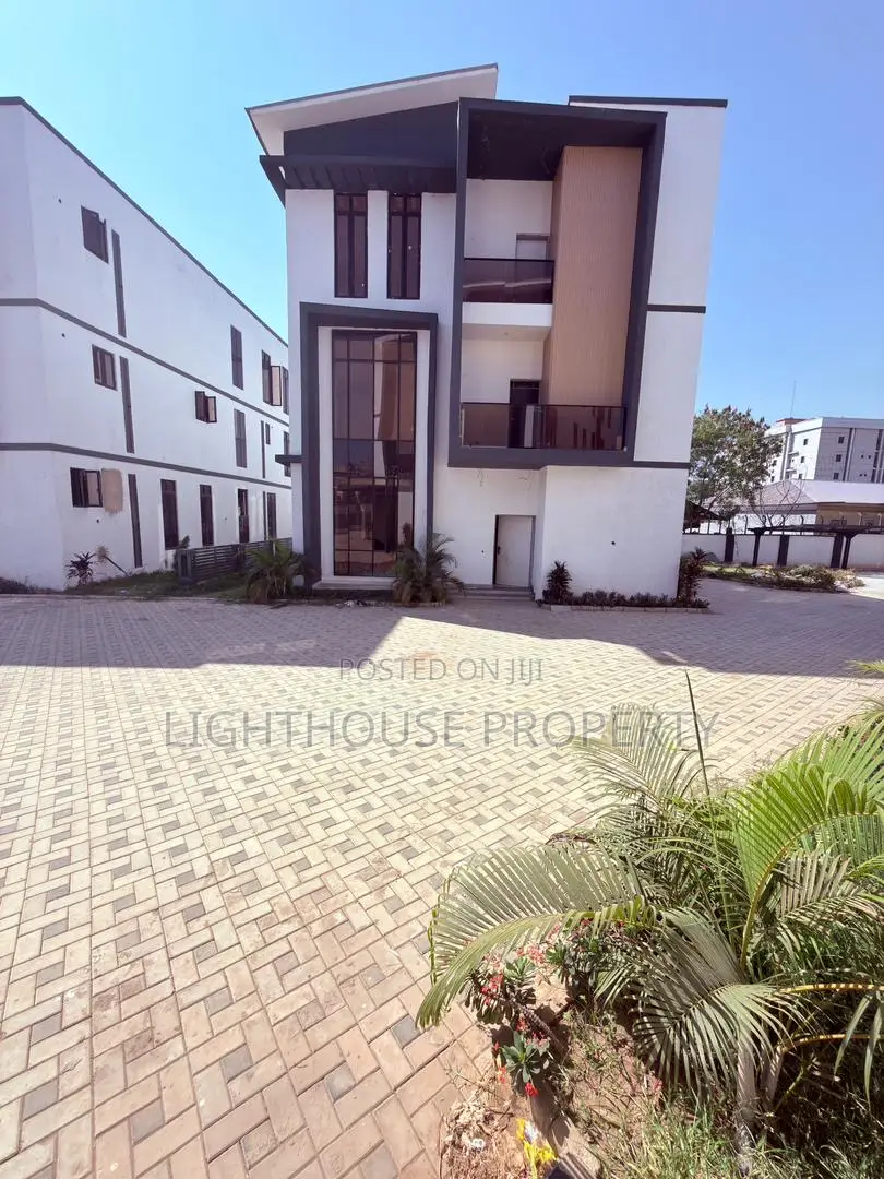 6bdrm Duplex in Mabushi for sale in Mabushi