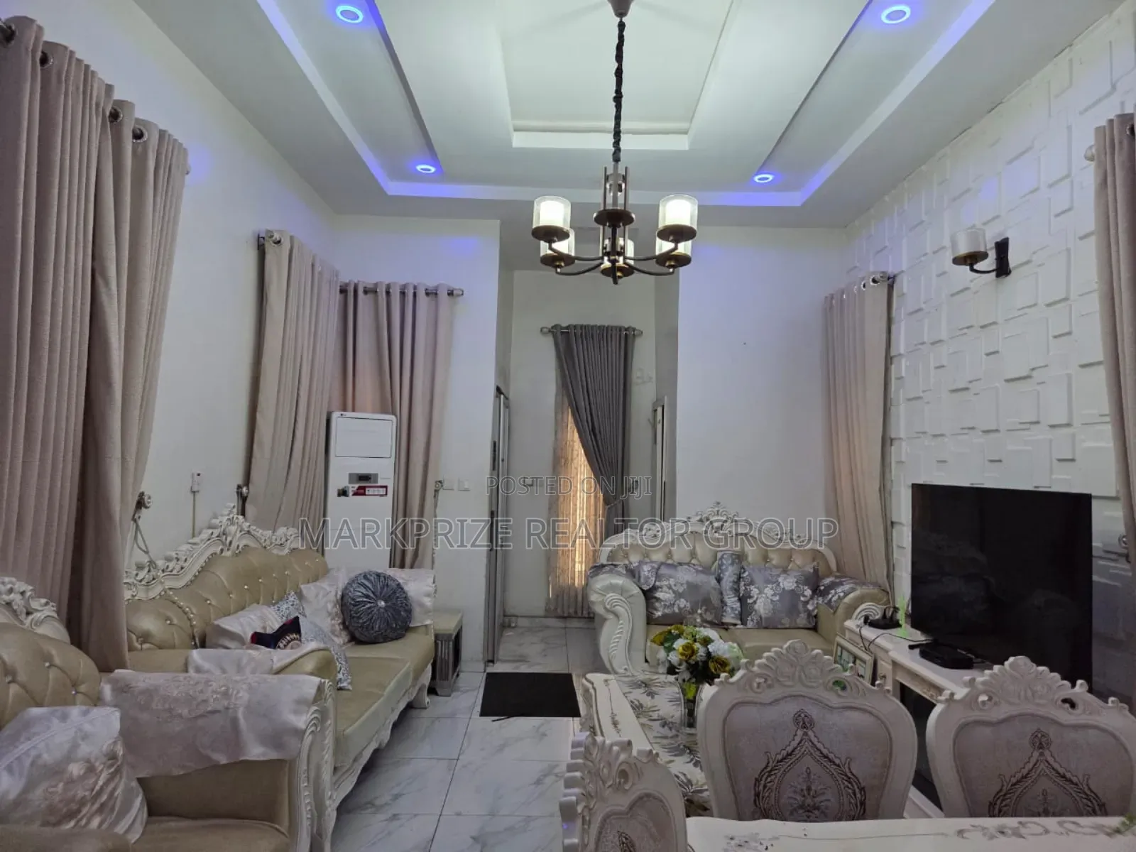 4bdrm Duplex in Osapa London Lekki for sale in Osapa london