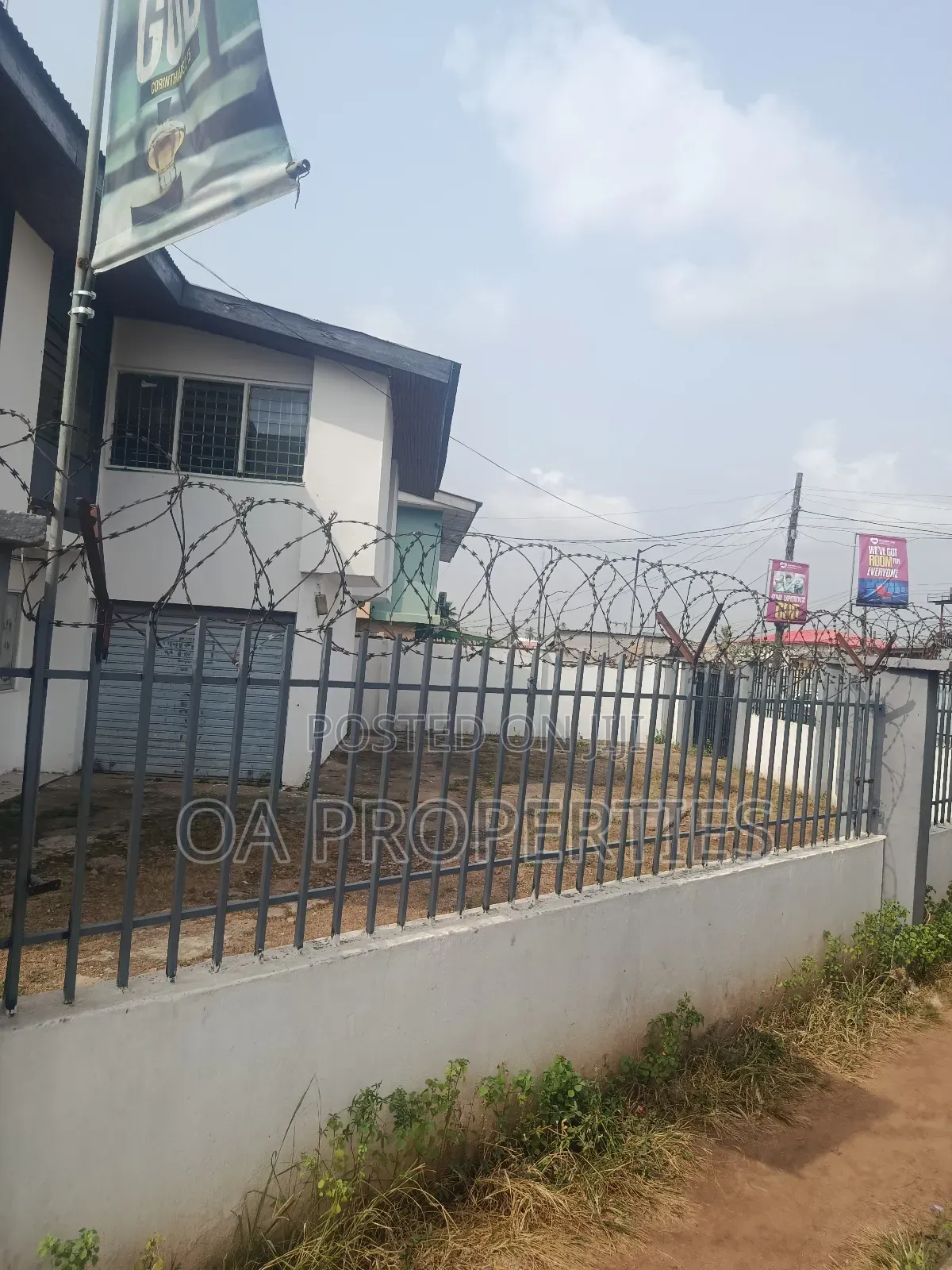 Commercial Duplex 4lease Directly on D Rd at Aare Avenue Bodija, Ibadan in Ibadan