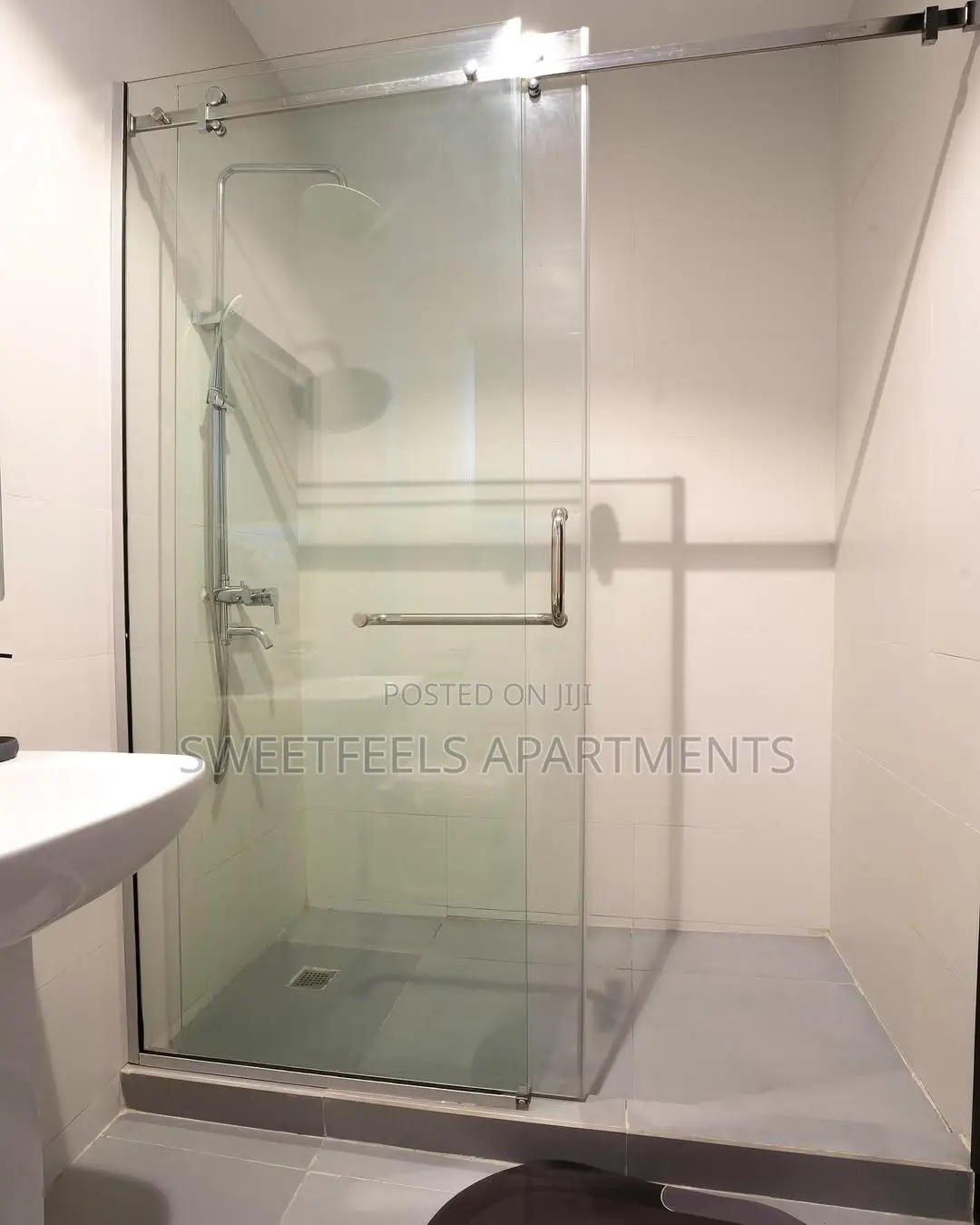 Merveille Luxurious Two Bedroom Apartment. in Ikate