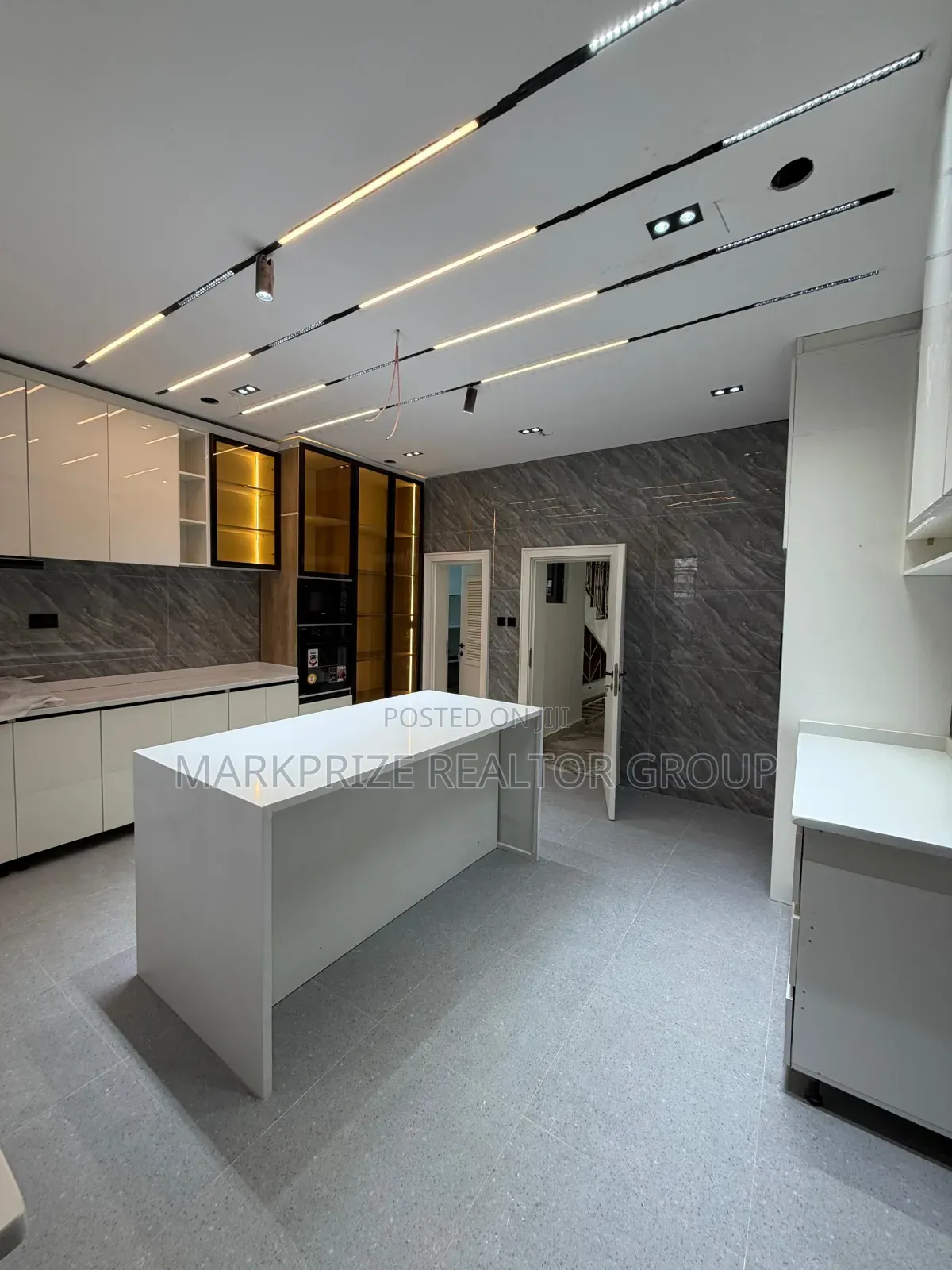 4bdrm Duplex in Jahi Kado Abuja for sale in Jahi