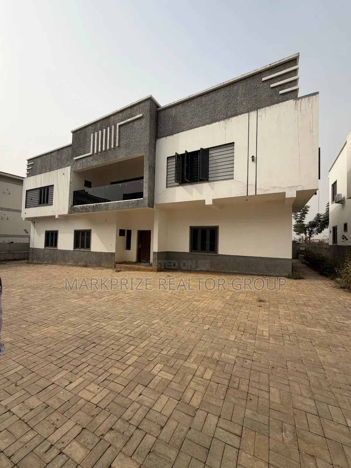 4bdrm Duplex in Life Camp Abuja for sale in Life Camp