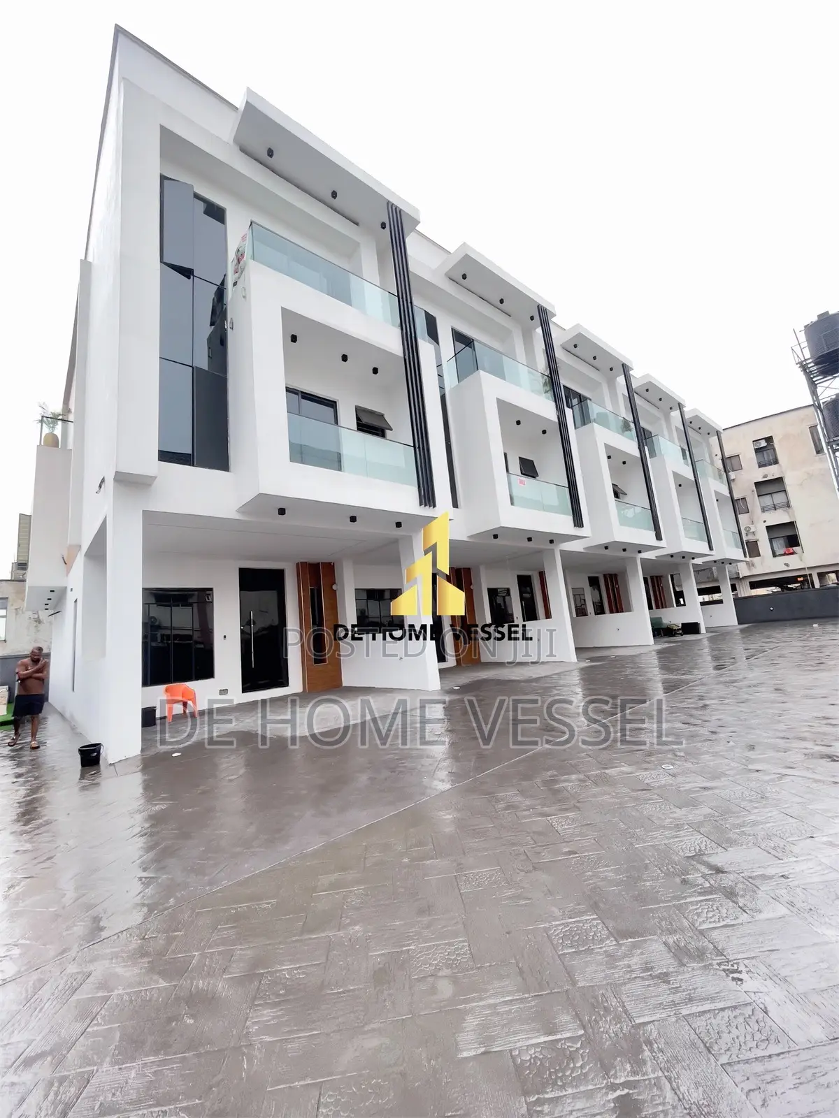 4bdrm Duplex in Osapa, Lekki for sale in Lekki
