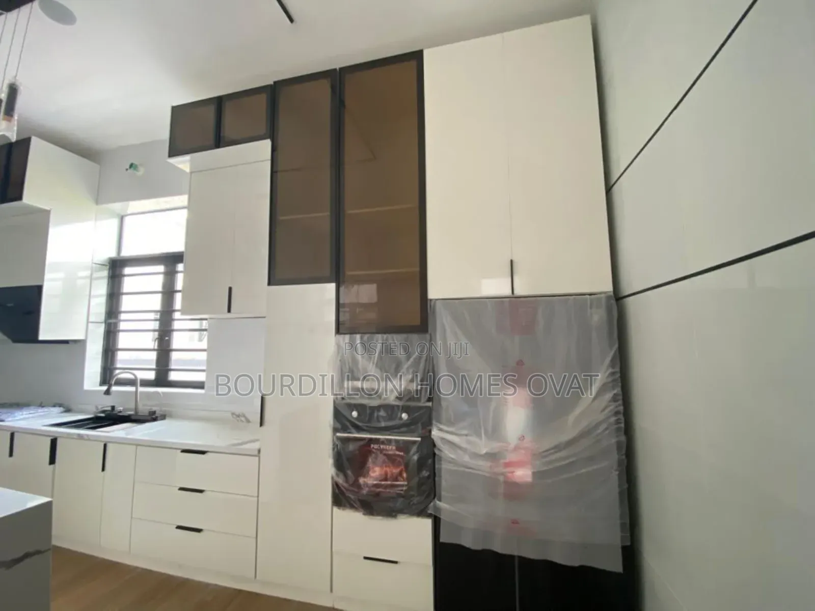 5bdrm Duplex in Harris Drive By Vgc for sale in Lekki