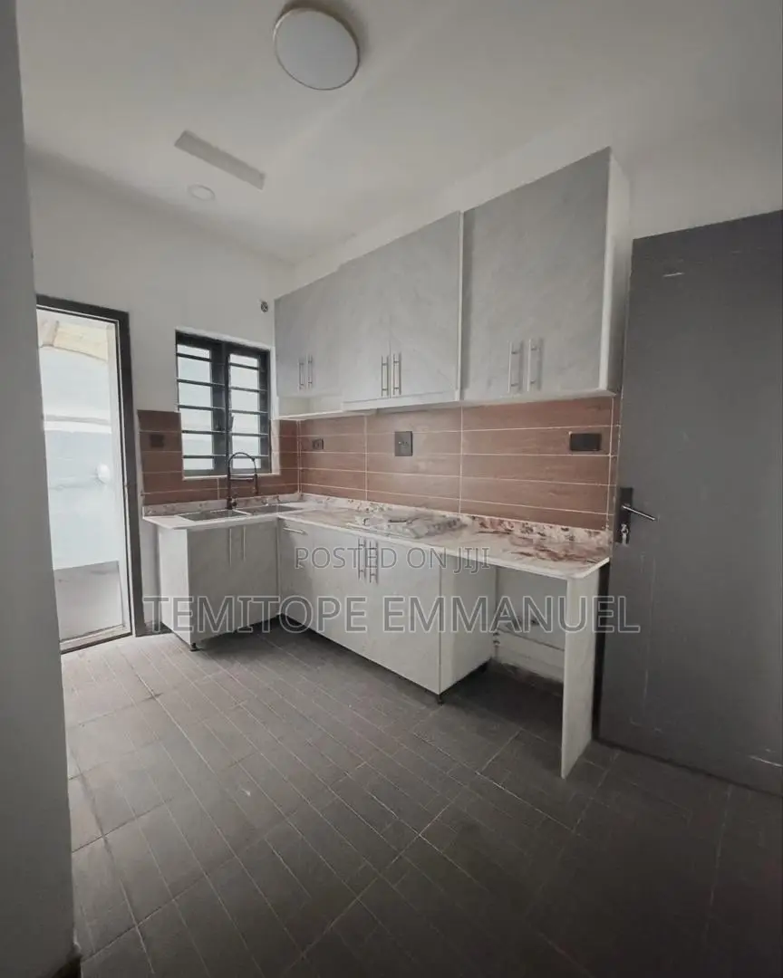 Furnished 3bdrm Apartment in Magodo Phase 2 for sale in GRA Phase 2 Shangisha