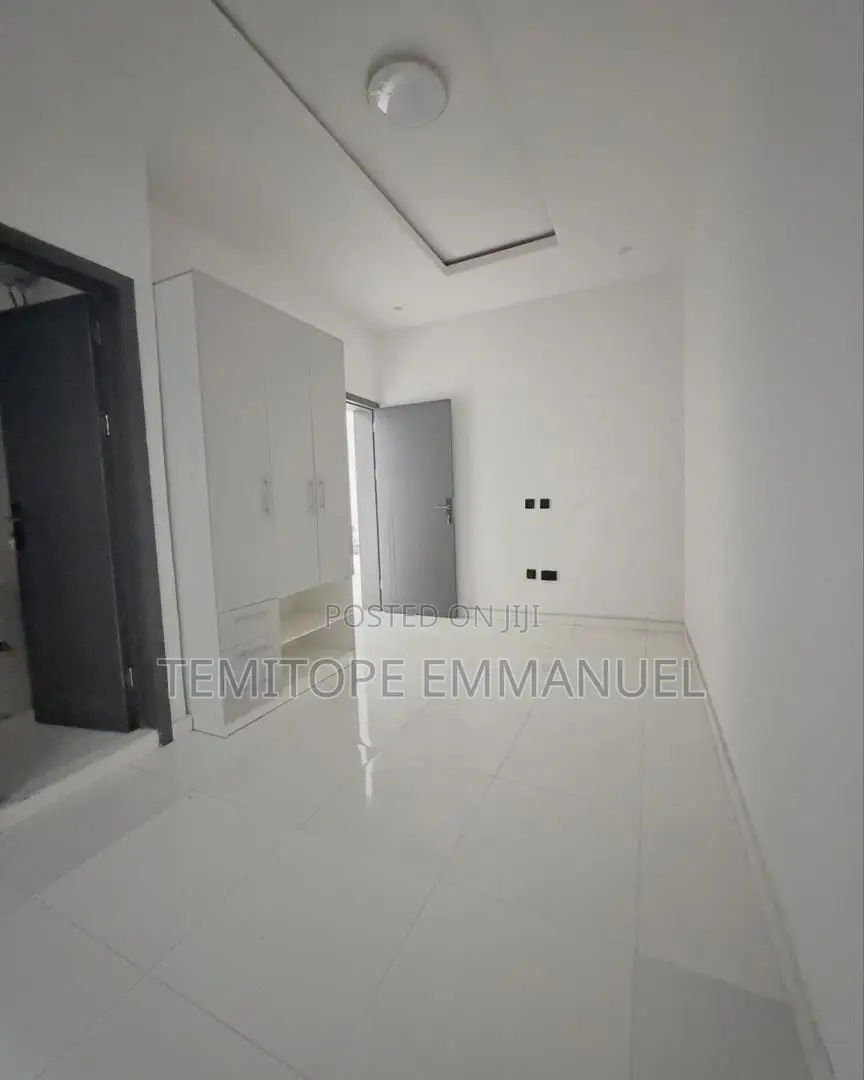 Furnished 3bdrm Apartment in Magodo Phase 2 for sale in GRA Phase 2 Shangisha