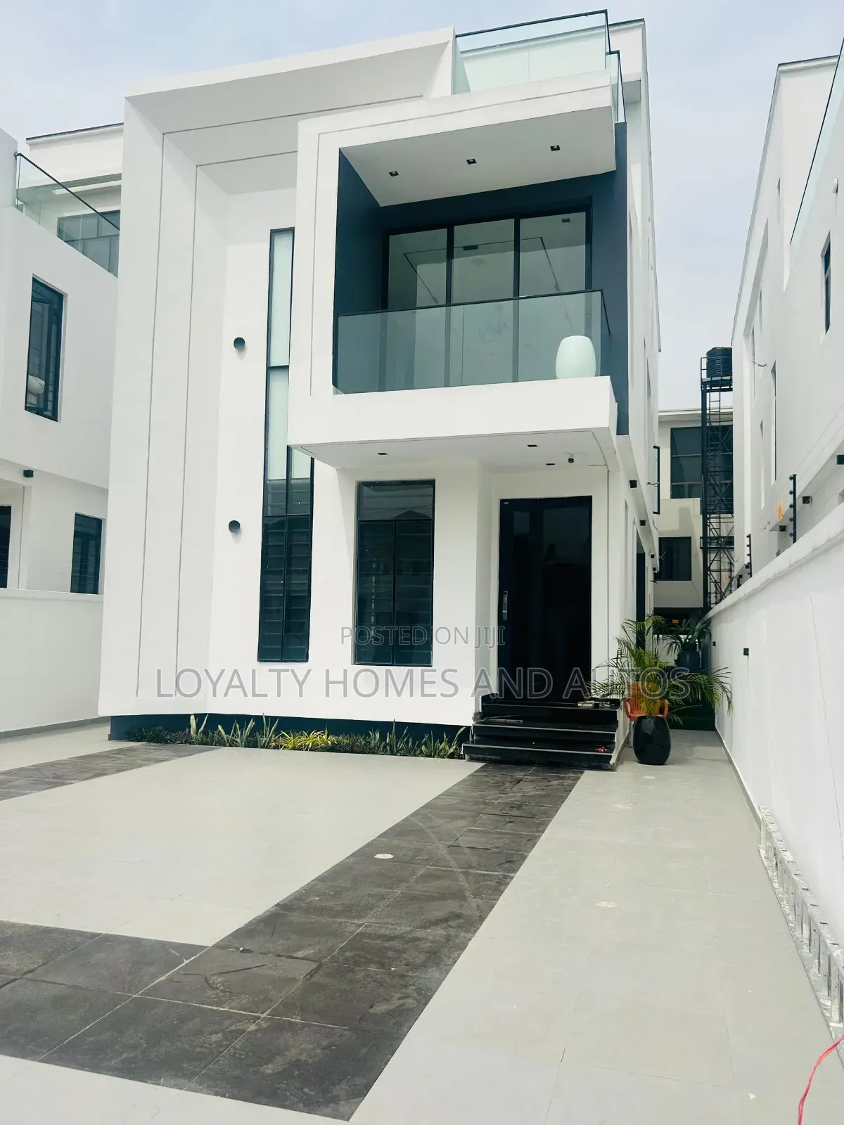 5bdrm House in Lekki Phase 1 for sale in Lekki Phase 1