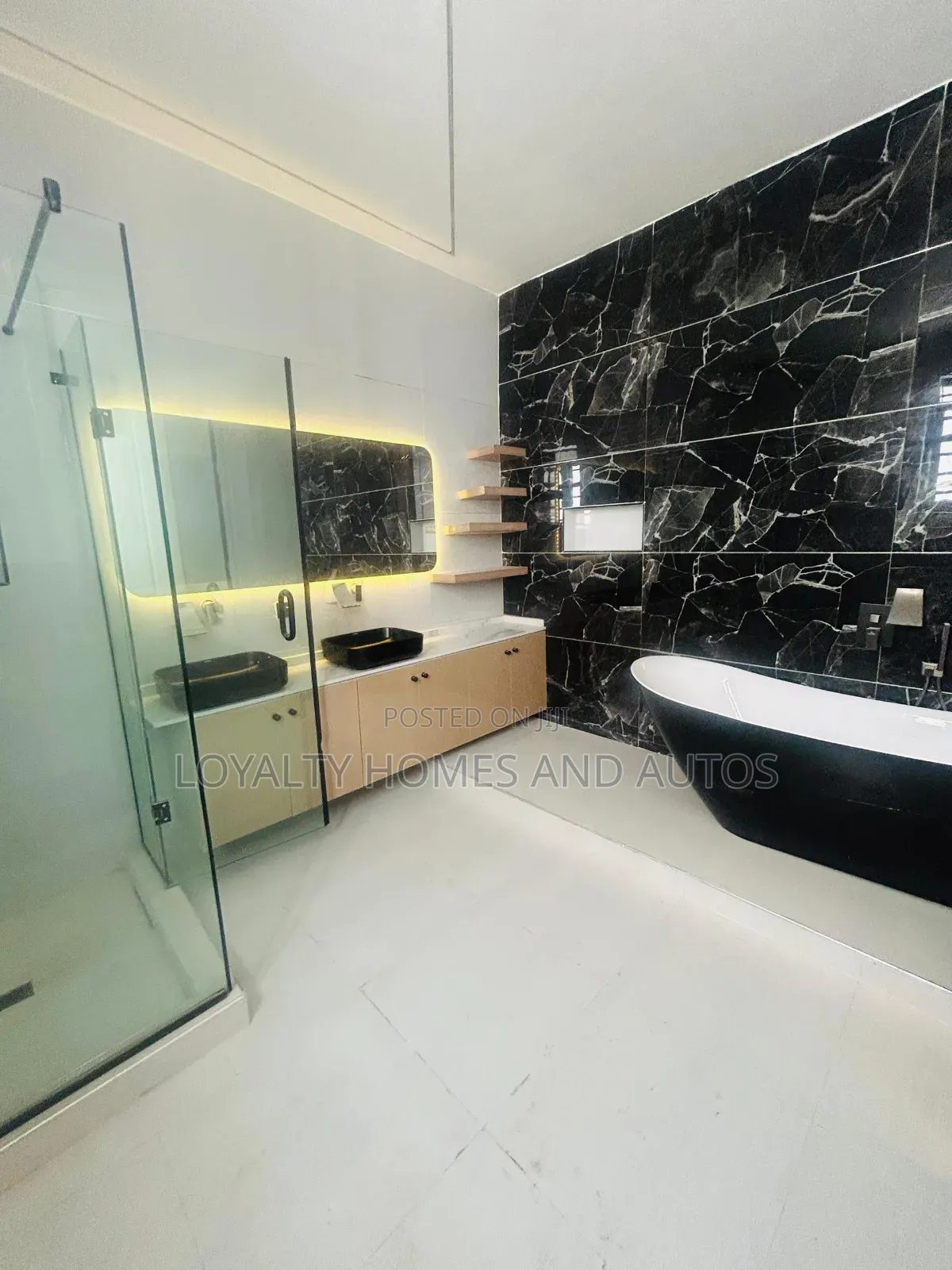 5bdrm House in Lekki Phase 1 for sale in Lekki Phase 1