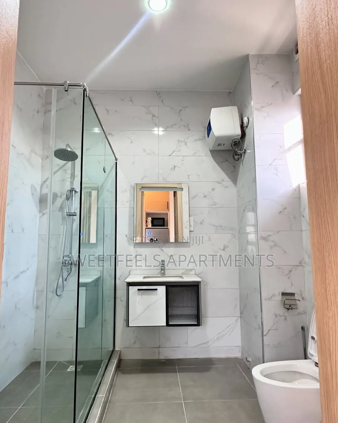 Luxury Studio With Kitchenette, Swimming Pool and Mini Gym in Lekki Phase 1