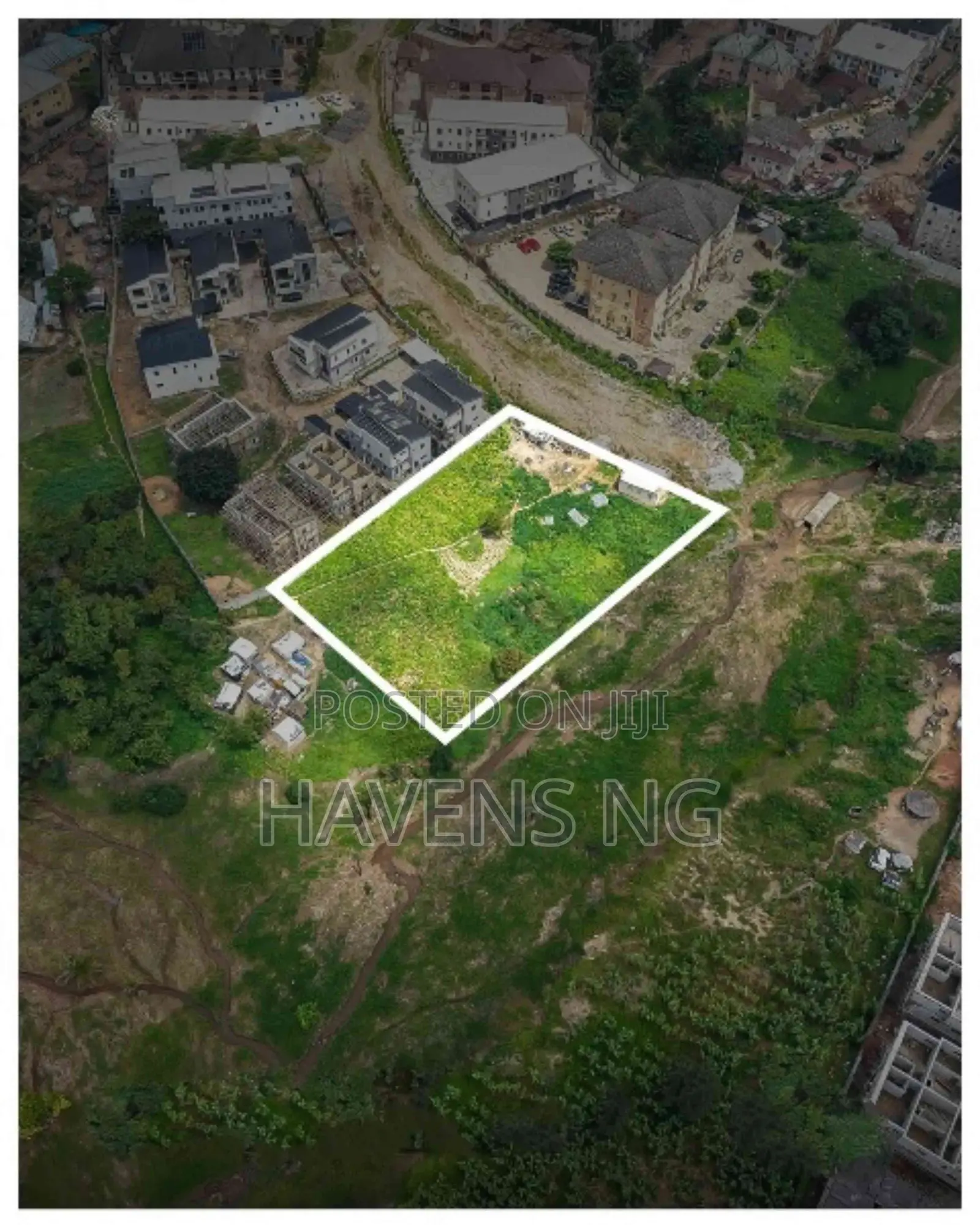 3,080 SQM • Residential • C of O in Durumi