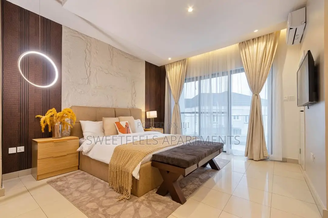 2 Beds Luxury Shortlet in the Heart of Lekki Phase 1 . in Lekki Phase 1