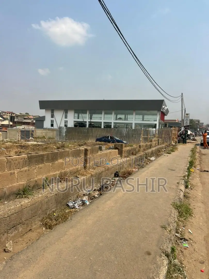 A Plot of Commercial Land in Akala Express