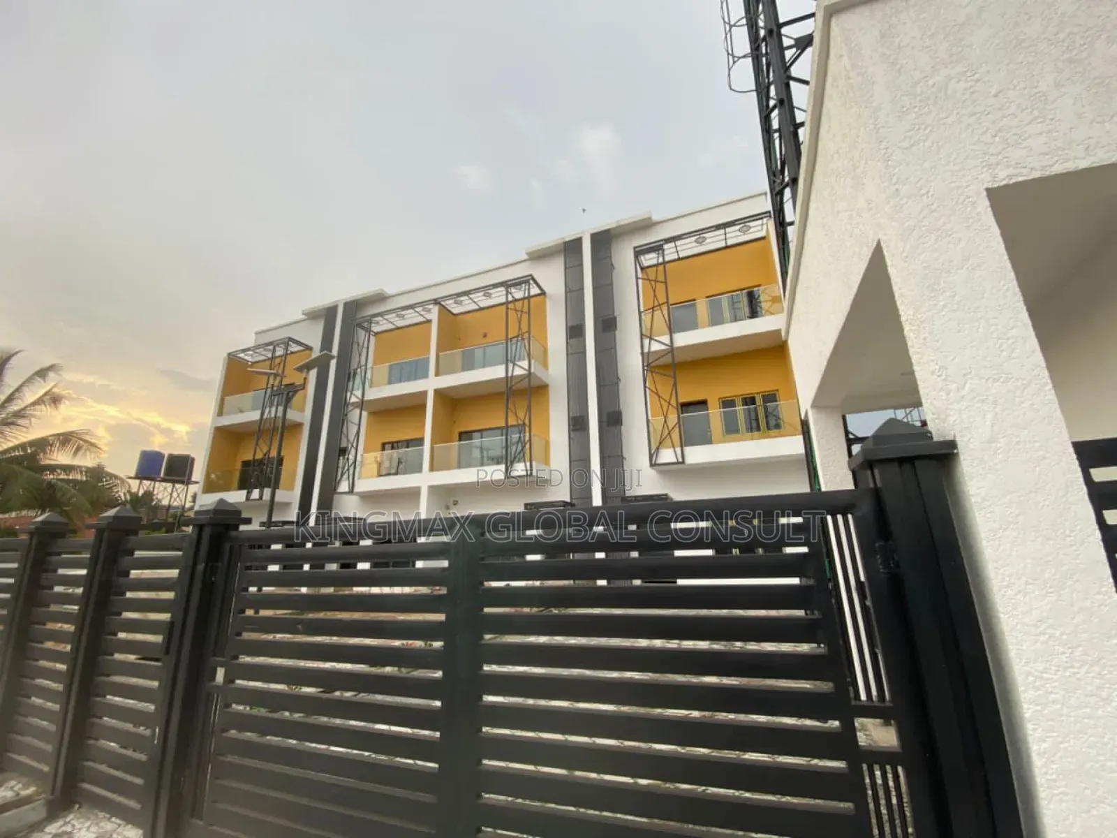4bdrm Duplex in Gwarinpa Main for sale in Gwarinpa