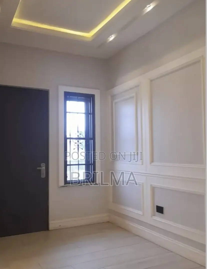 4bdrm Duplex in Lugbe District for sale in Lugbe District