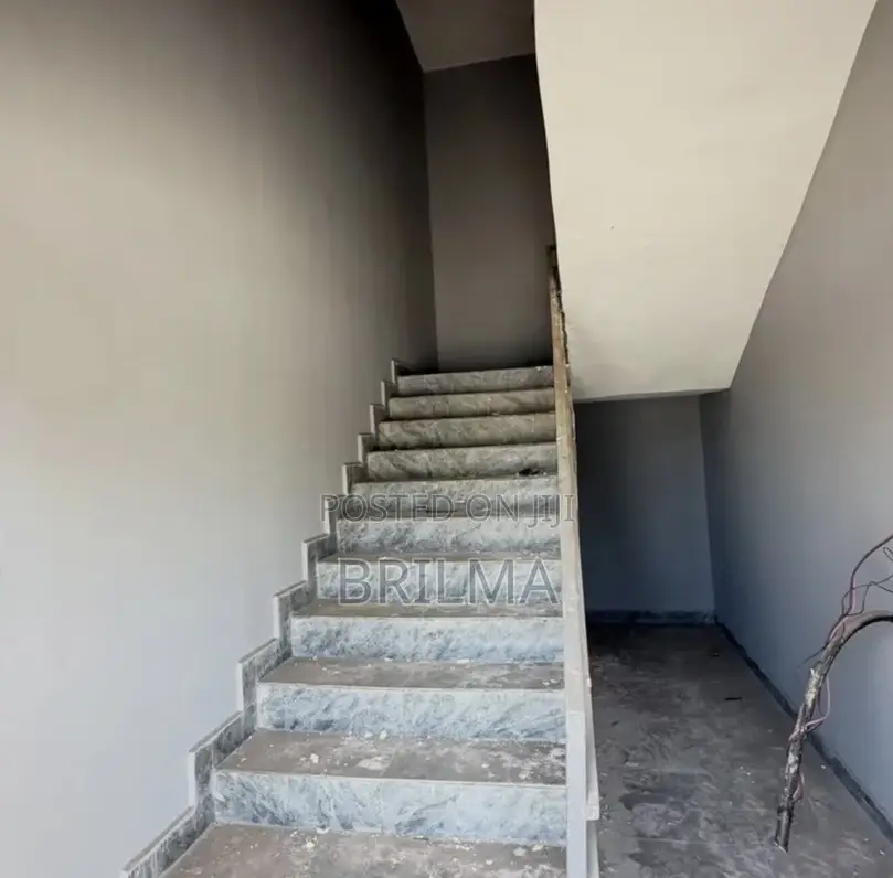 3bdrm Block of Flats in Kaura for sale in Kaura