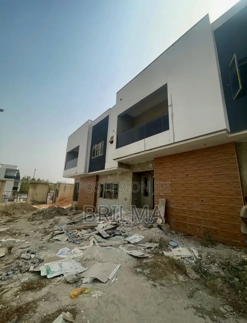 3bdrm Duplex in Gaduwa for sale in Gaduwa