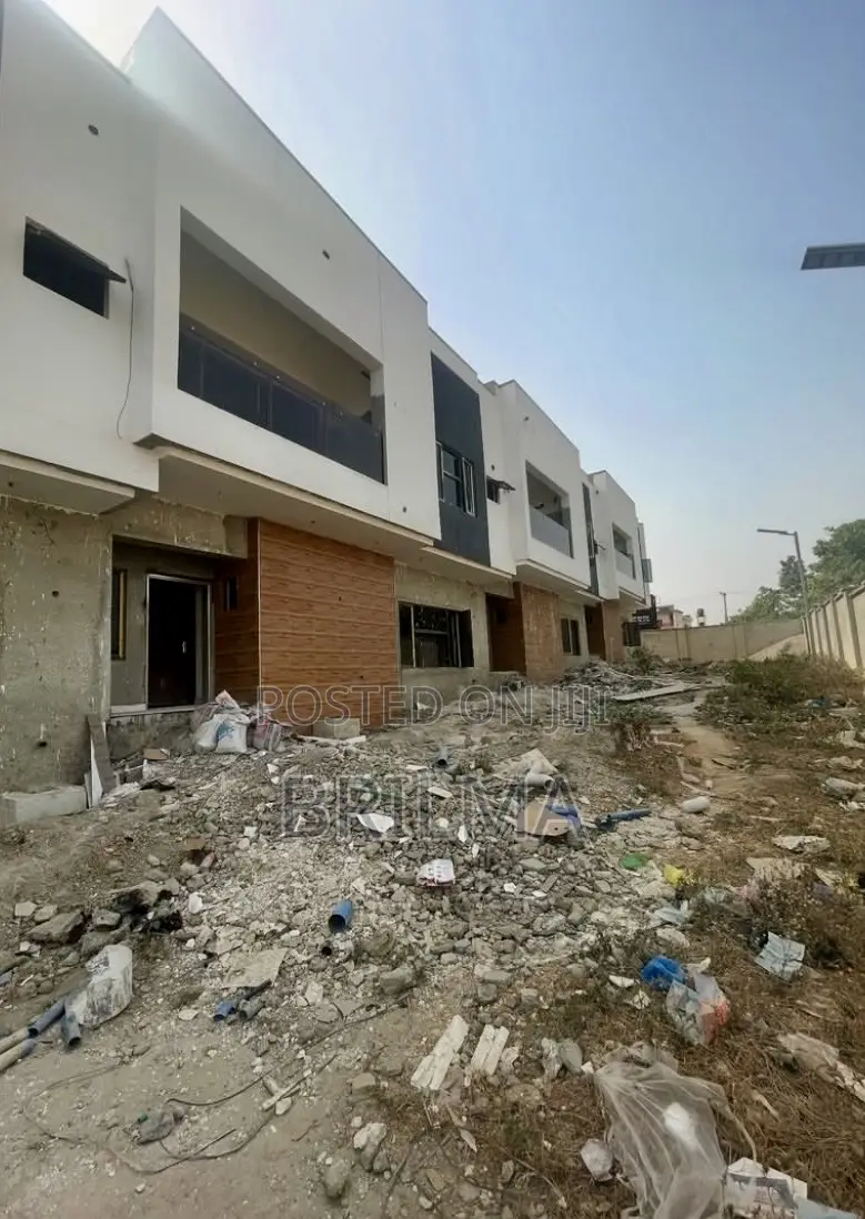 3bdrm Duplex in Gaduwa for sale in Gaduwa