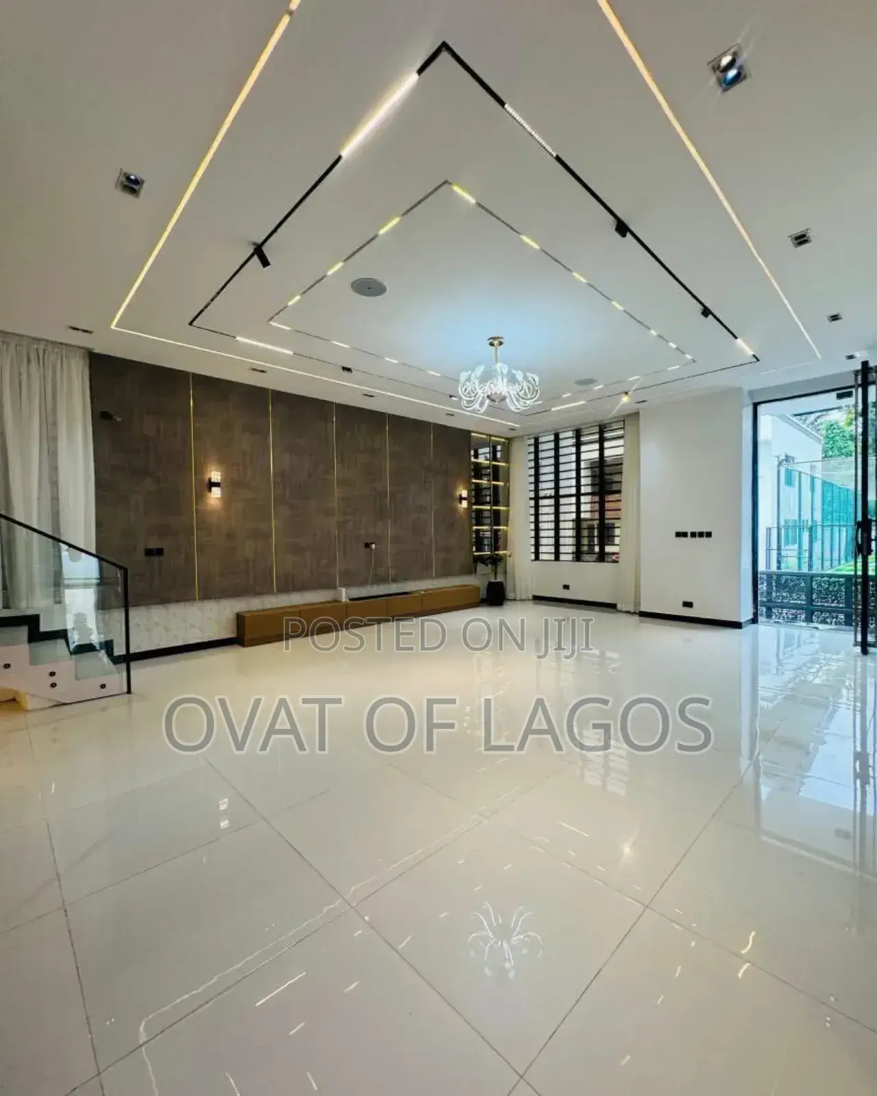 5bdrm Duplex in Chevron for sale in Chevron