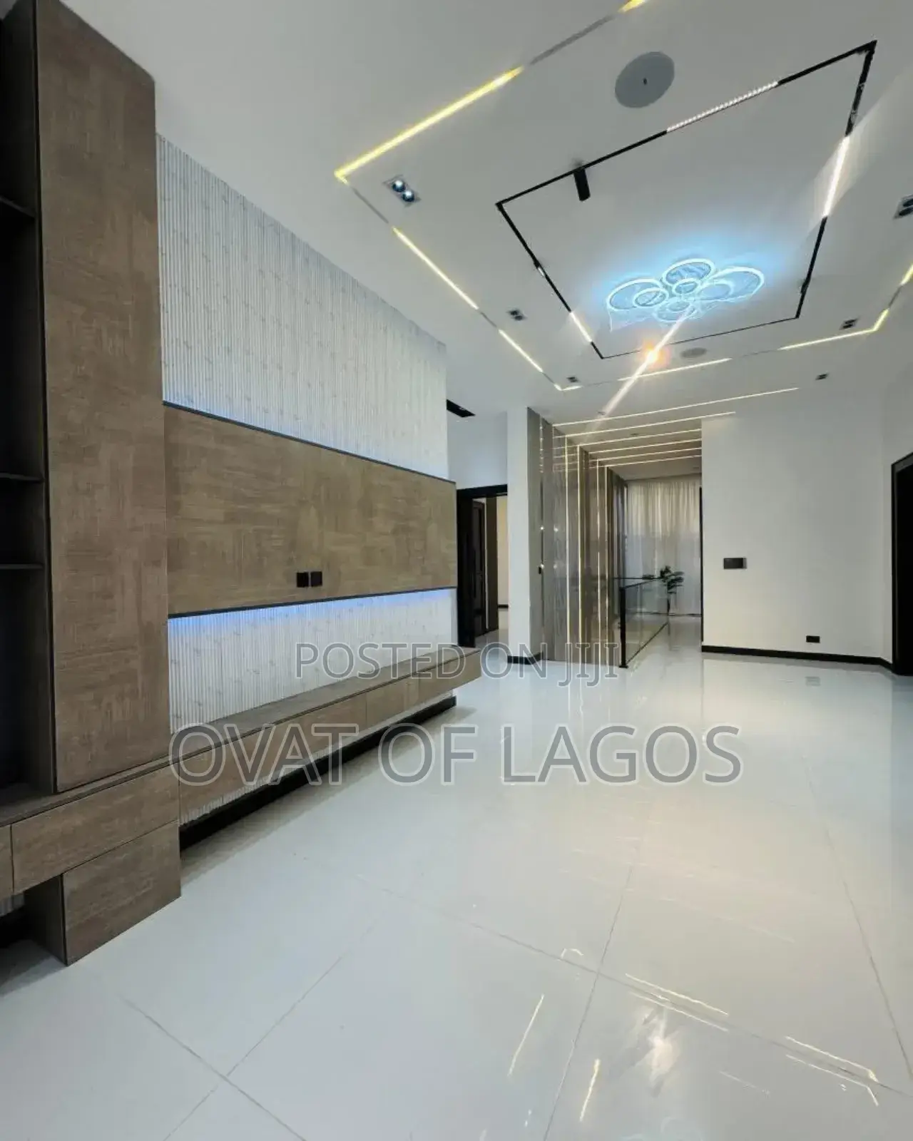 5bdrm Duplex in Chevron for sale in Chevron