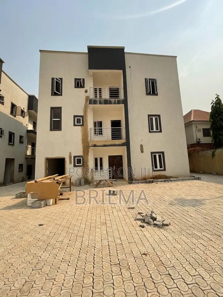 3bdrm Block of Flats in Durumi for sale in Durumi