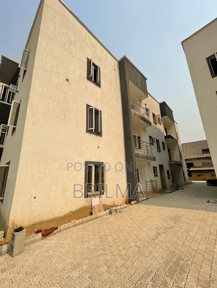 3bdrm Block of Flats in Durumi for sale in Durumi