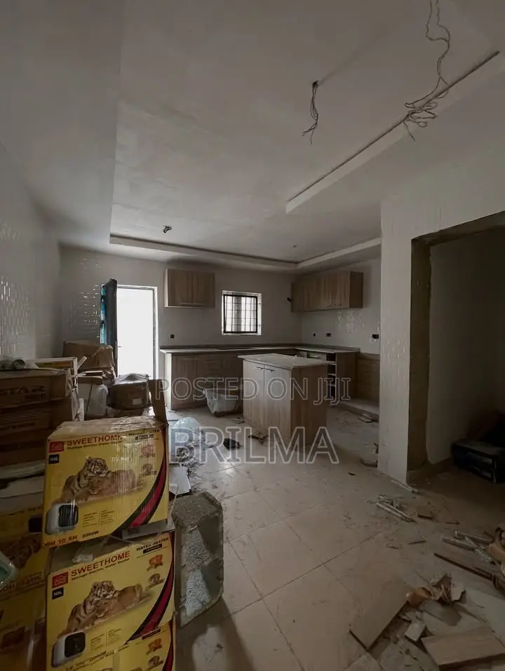 3bdrm Block of Flats in Durumi for sale in Durumi
