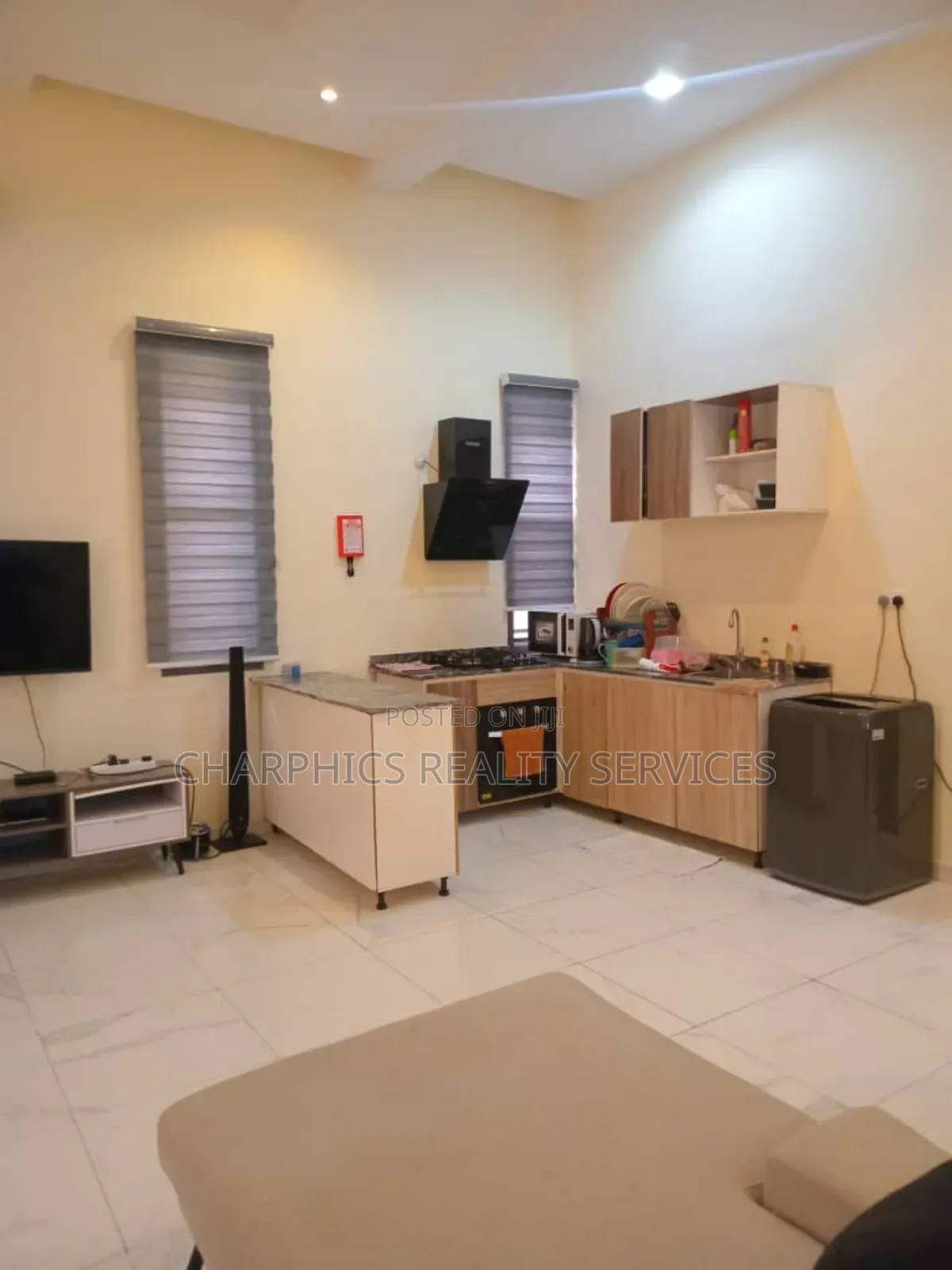 3bdrm Apartment in Ilupeju for sale in Ilupeju
