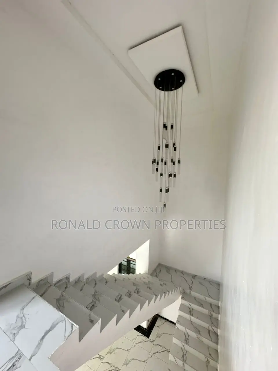 5bdrm Duplex in Ikota for sale in Ikota