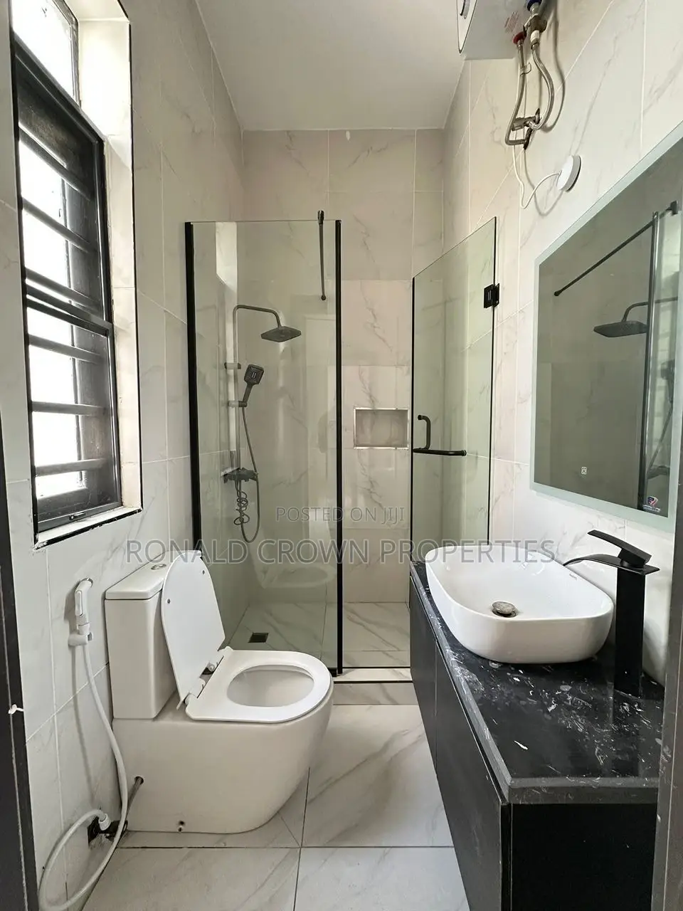 5bdrm Duplex in Ikota for sale in Ikota