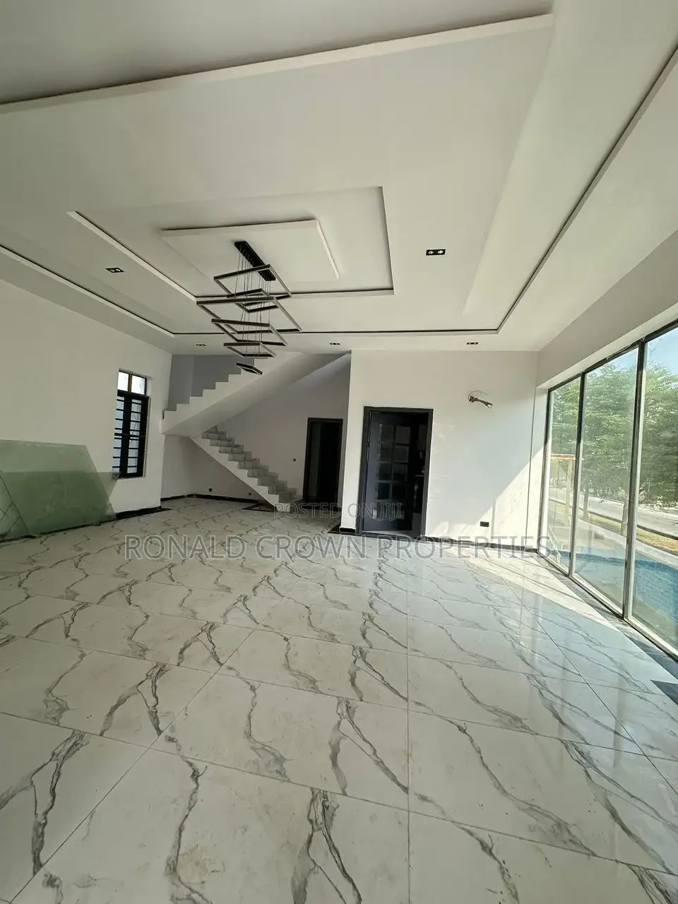 5bdrm Duplex in Ikota for sale in Ikota