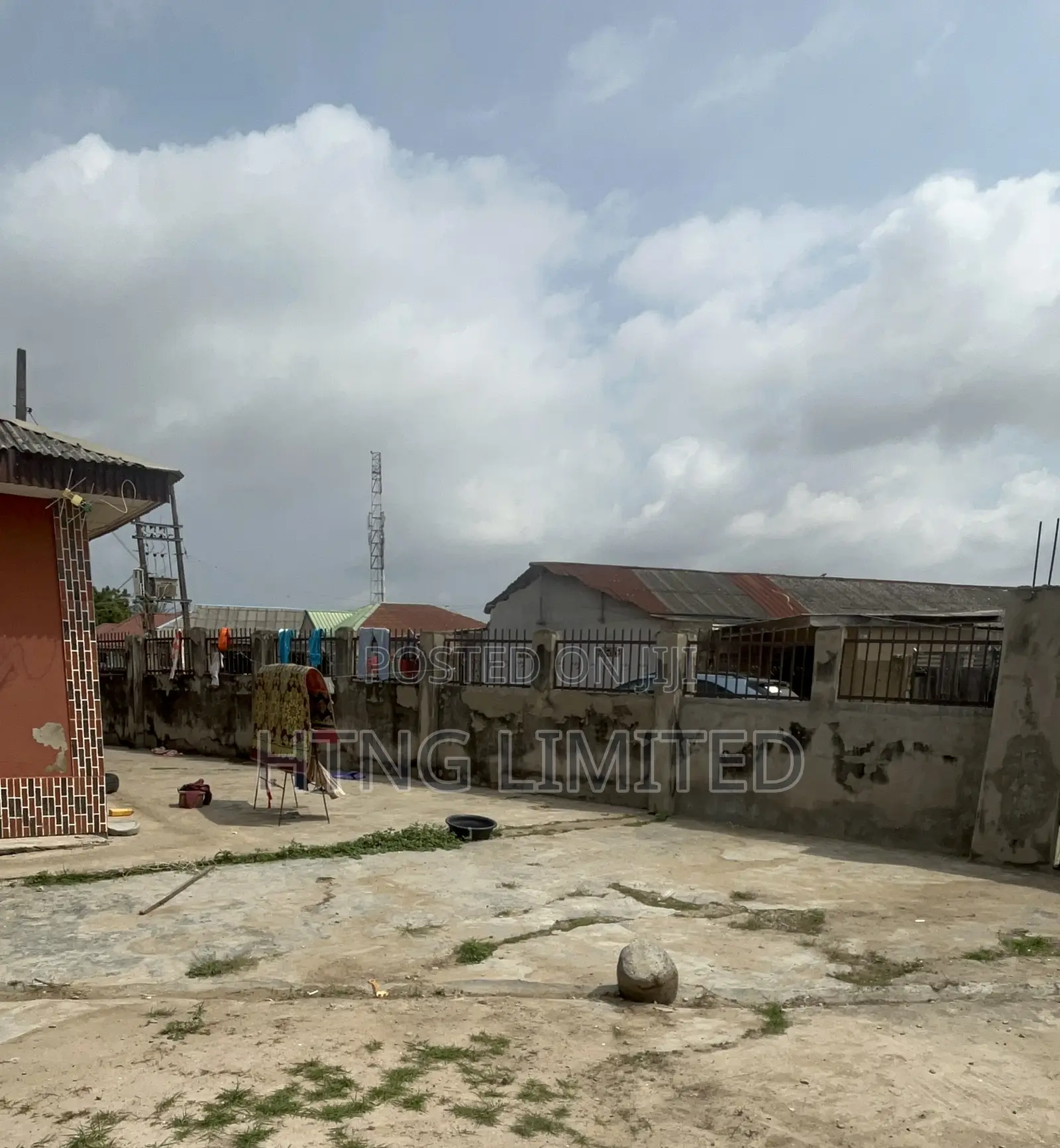 8bdrm Bungalow in Oreta, Igbogbo for sale in Igbogbo
