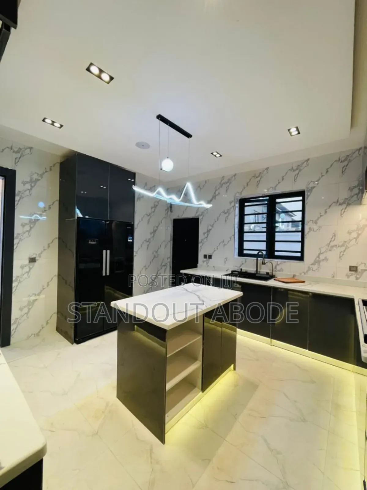5bdrm Duplex in In An Estate, Adeniyi Jones for sale in Adeniyi Jones