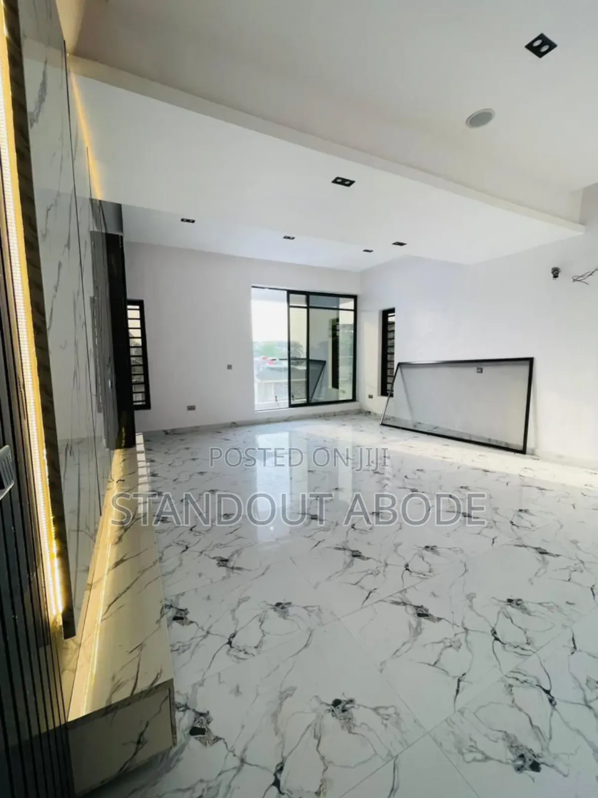 5bdrm Duplex in In An Estate, Adeniyi Jones for sale in Adeniyi Jones