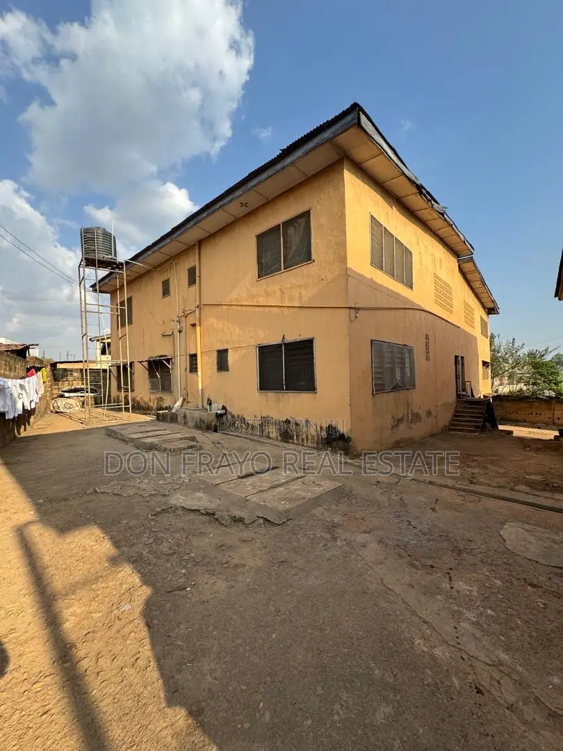 20bdrm Block of Flats in Challenge Road for sale in CHallenge / Ibadan