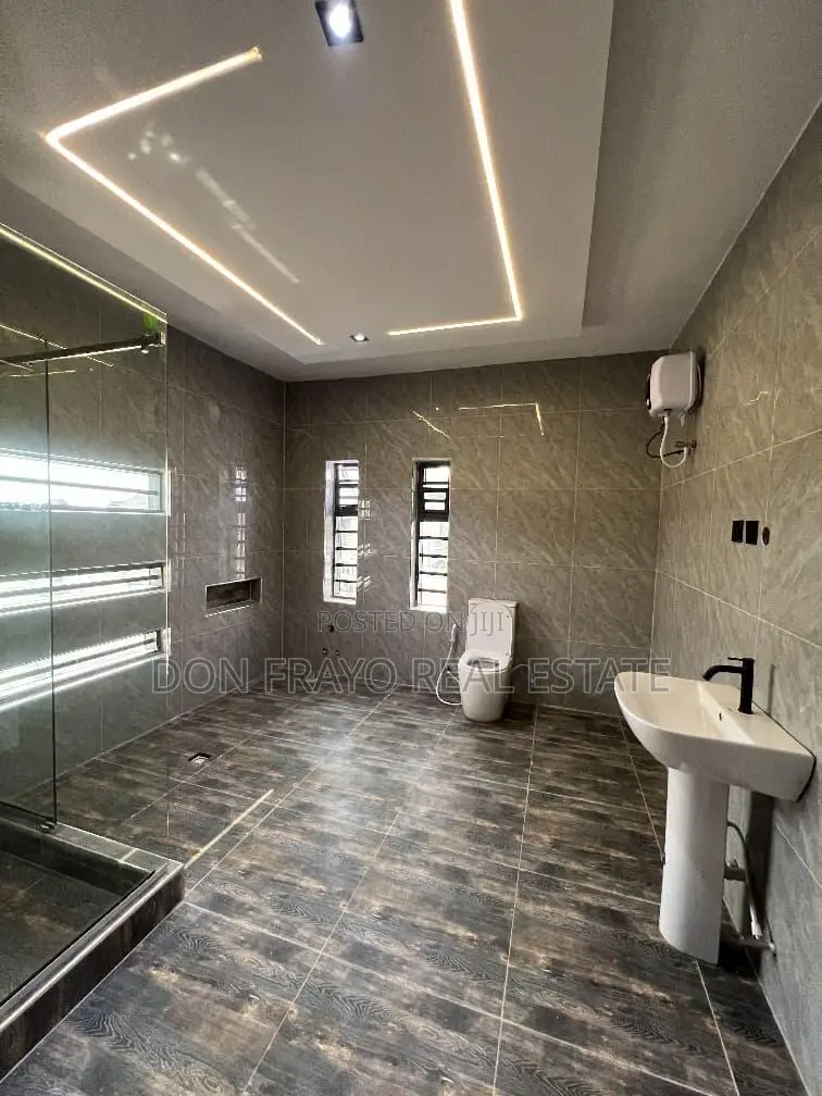 5bdrm Duplex in Akoto Estate Elebu, Akala Express for sale in Akala Express