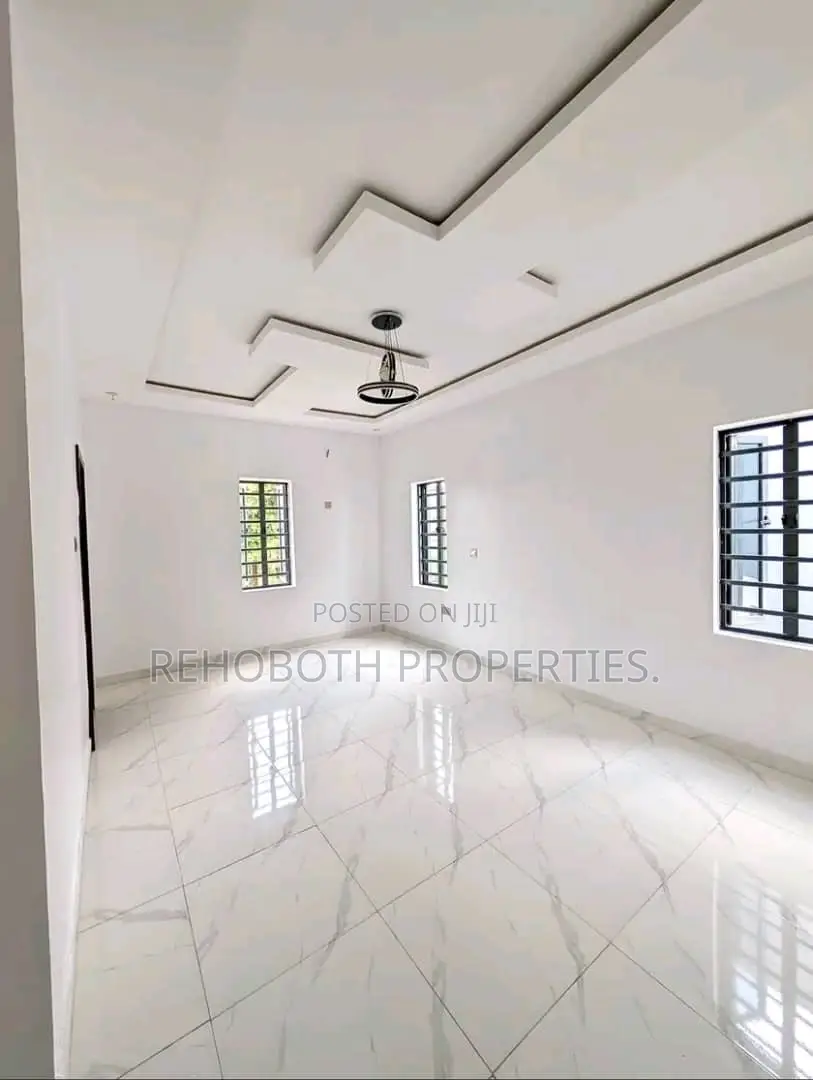 4bdrm Duplex in Chief Lateef Oyelade, Rind Road for sale in Rind Road