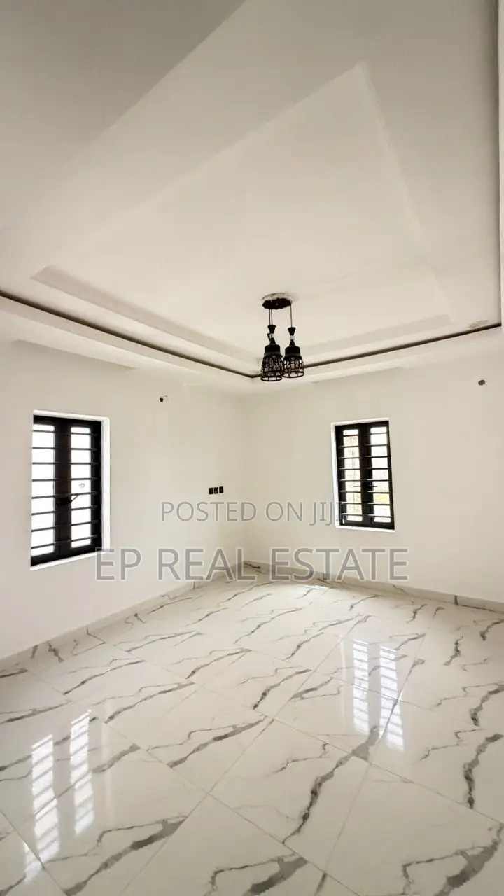 4bdrm Duplex in Lugbe District for sale in Lugbe District