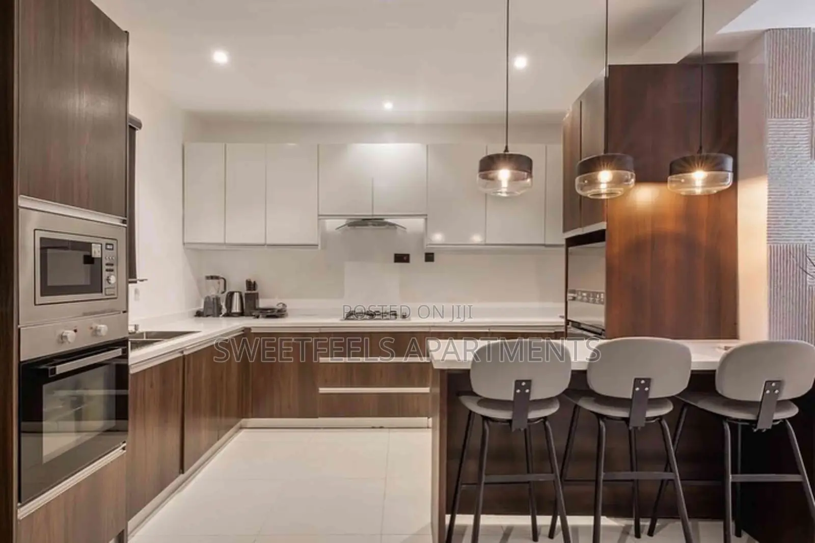 The Grey Luxurious Two Bedroom Apartment in Ikate