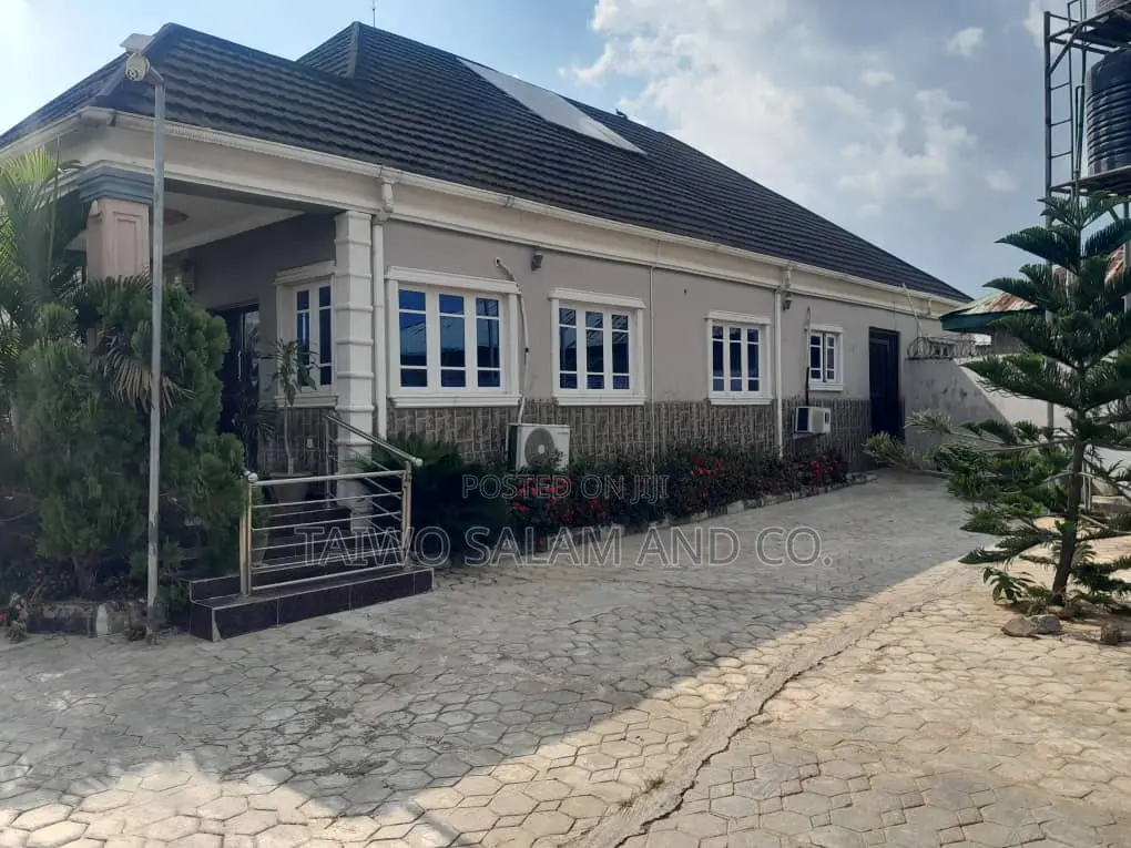3bdrm Bungalow in Akala Express for sale in Akala Express