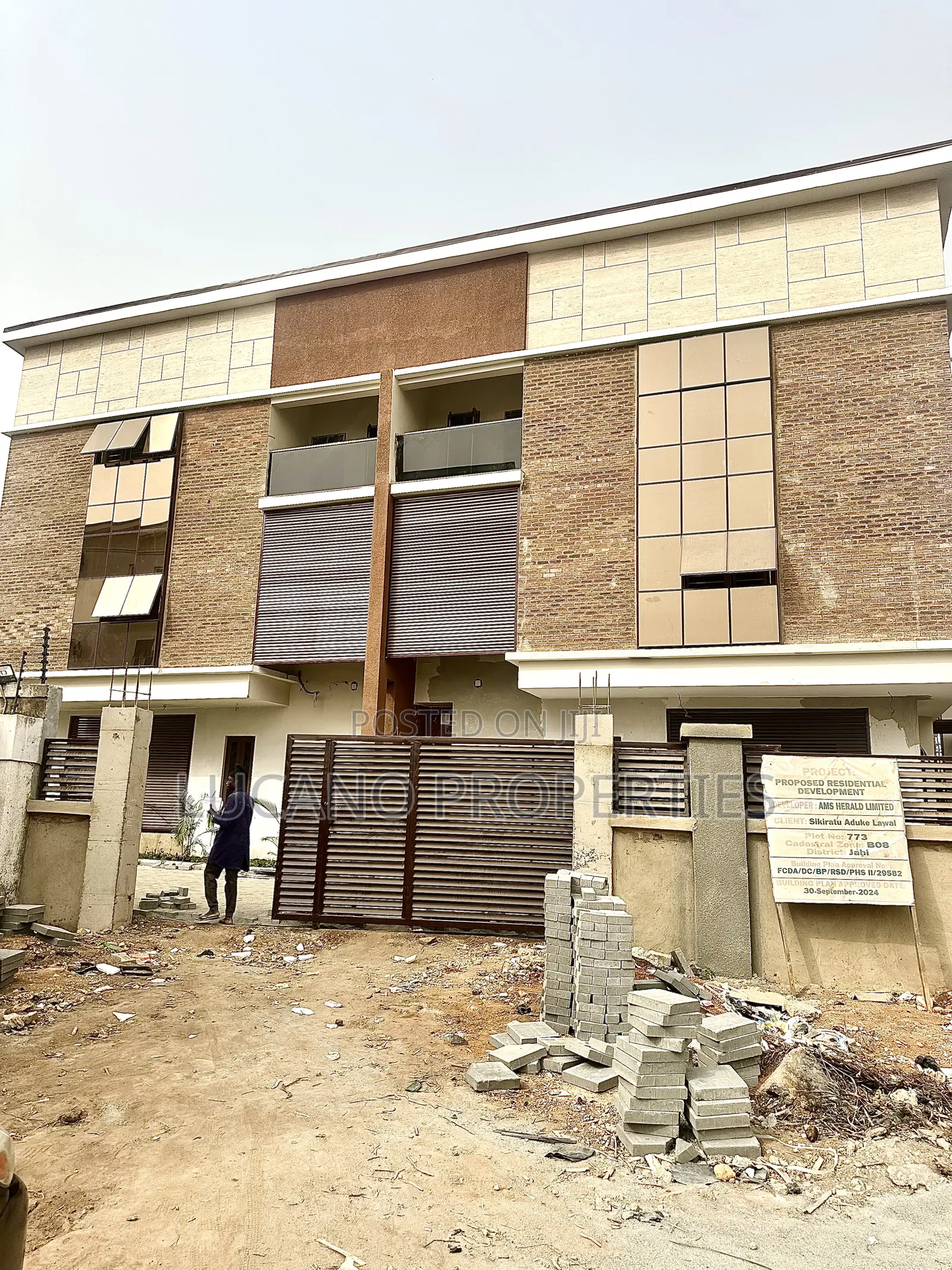4bdrm Duplex in Jahi By Gilmore for rent in Jahi