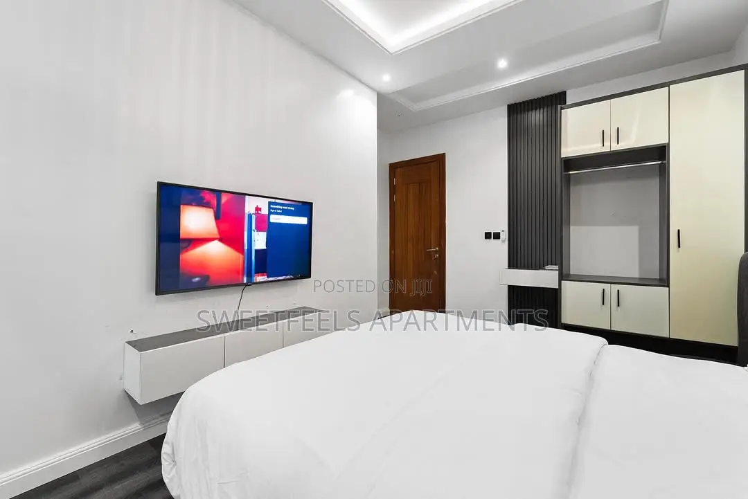 Two Bedroom Apartment With Bathtub,Ps5 Swimming Pool in Lekki Phase 1