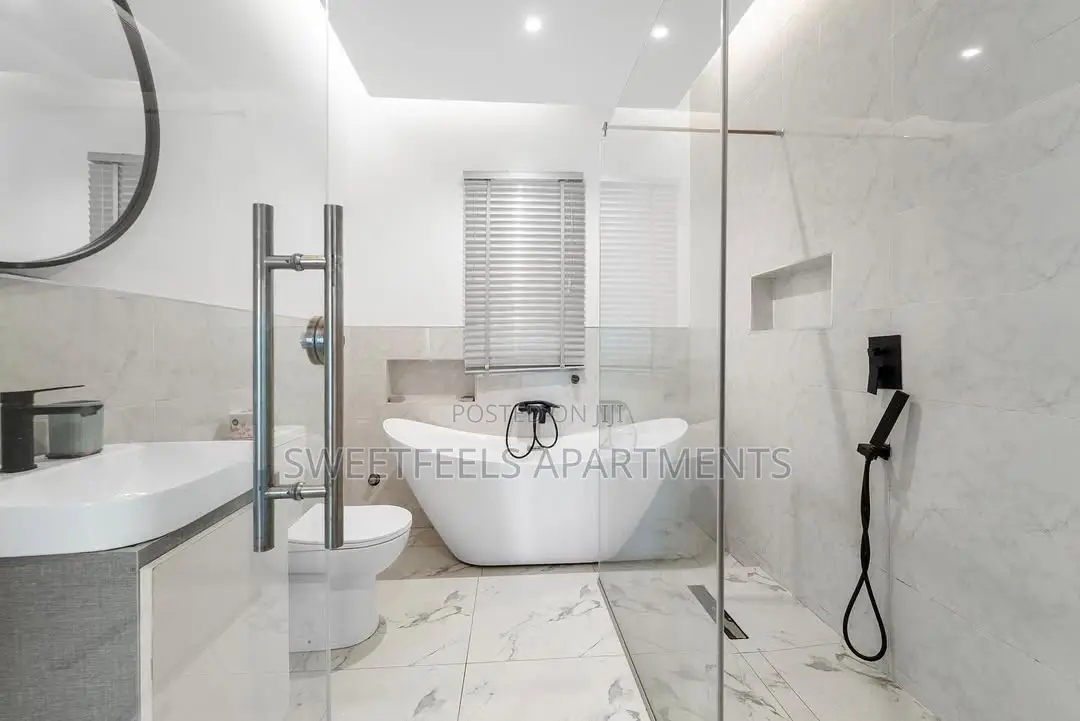 Two Bedroom Apartment With Bathtub,Ps5 Swimming Pool in Lekki Phase 1