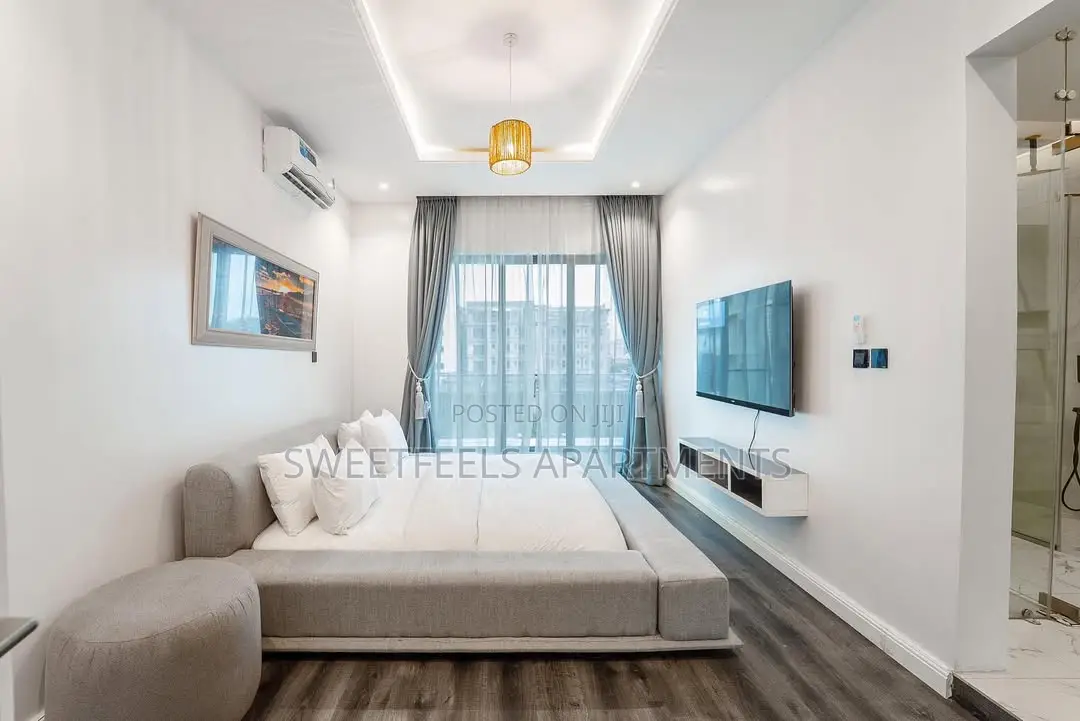 Two Bedroom Apartment With Bathtub,Ps5 Swimming Pool in Lekki Phase 1
