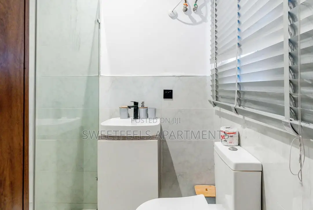 Two Bedroom Apartment With Bathtub,Ps5 Swimming Pool in Lekki Phase 1
